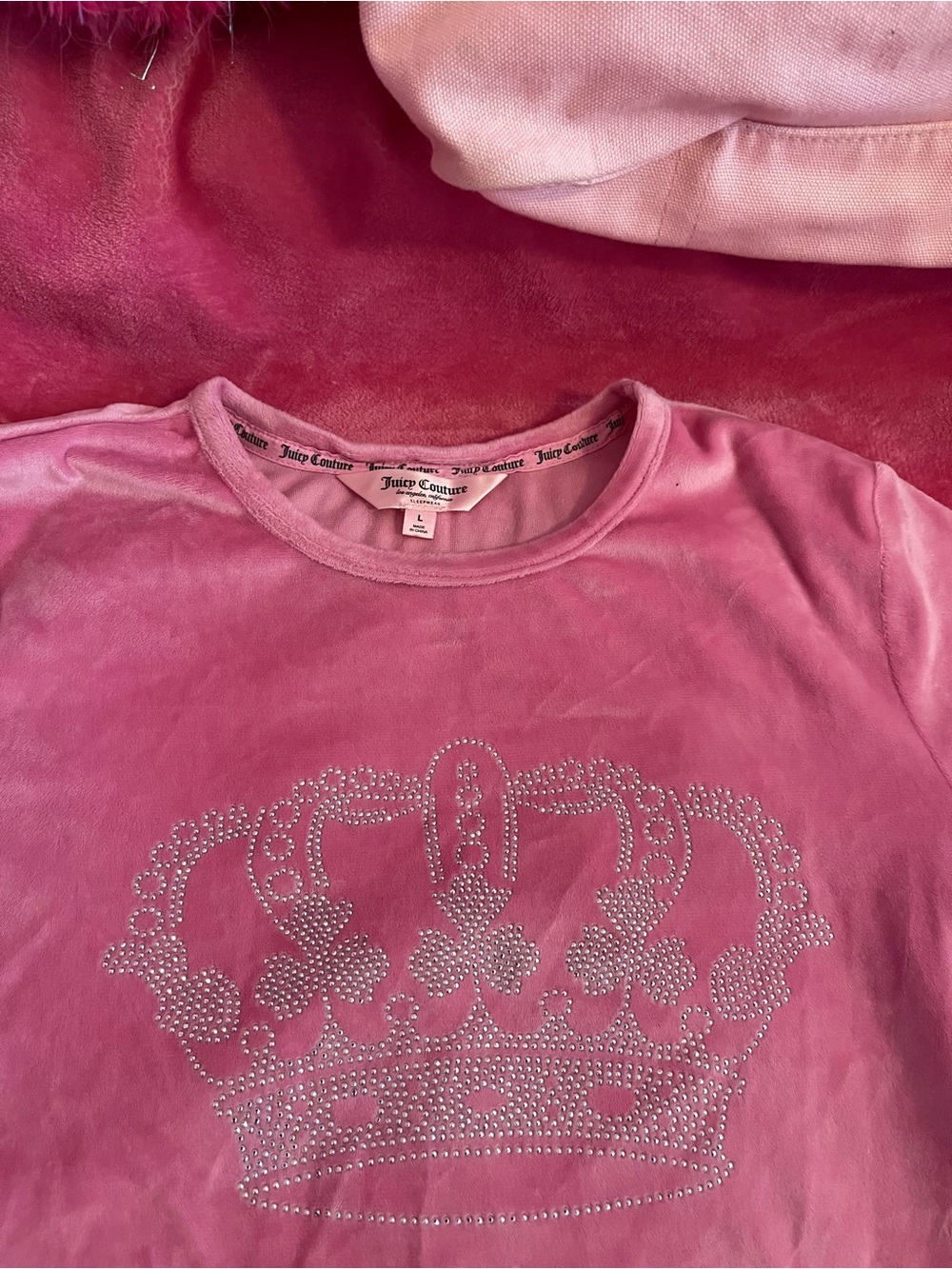 Juicy Couture Girls Pink Velvet Crown pyjamas set.